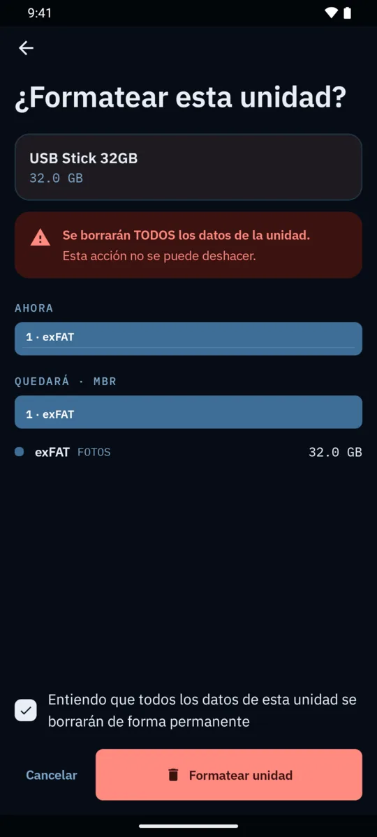 Pantalla de confirmación con el nombre de la memoria USB, el aviso de que se borrarán todos los datos y la distribución antes y después